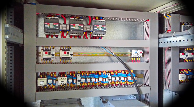 انتخاب اجزای تابلو برق فشار ضعیف