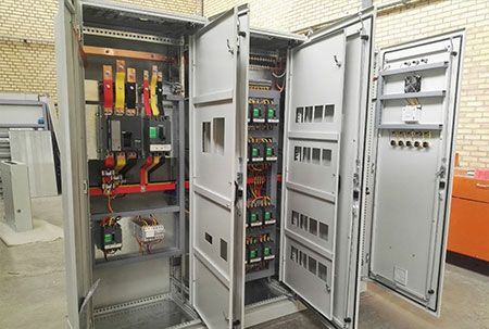 طراحی و نصب تابلو برق هتل ساتل تابلو